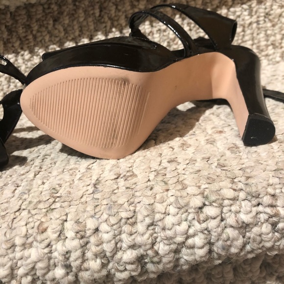 Black heels size 5.5-6 - Picture 3 of 4